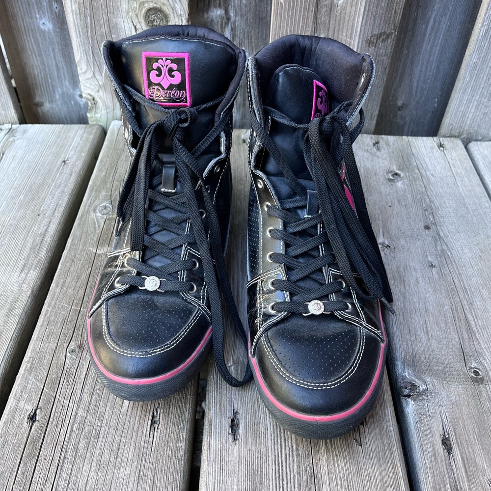 Dereon Hightop Sneakers Size 10